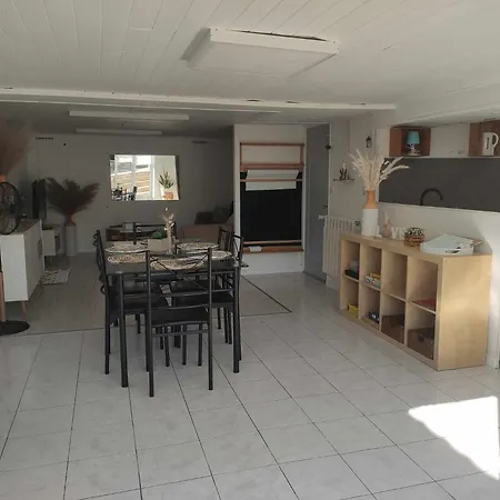 Cosy Avec Exterieur A Apartman *